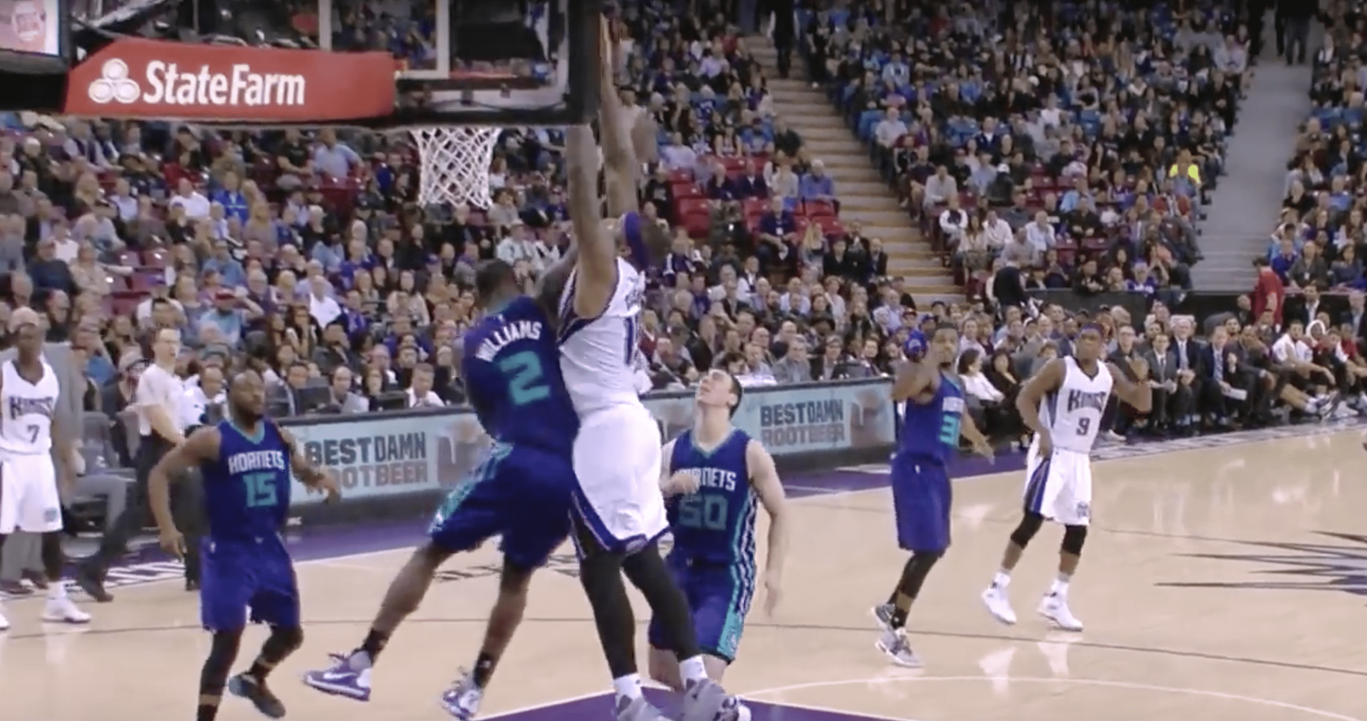 Demarcus Cousins posterizes Marvin Williams